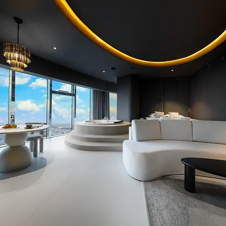 Sky Tower - In The Sky Апартаменты *