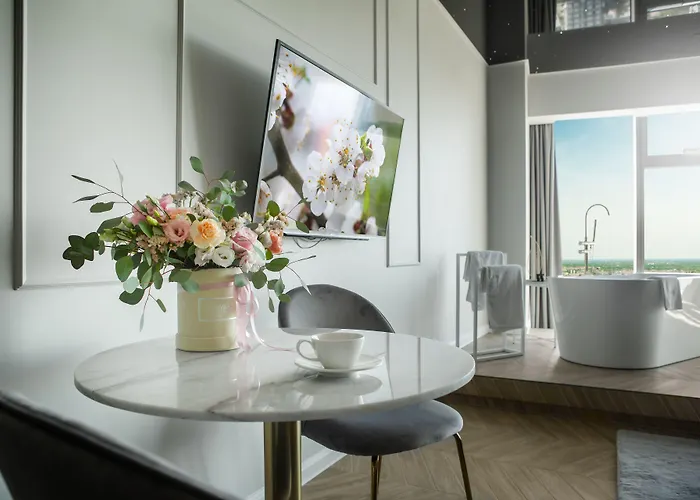 Sky Tower - In The Sky Апартаменты *