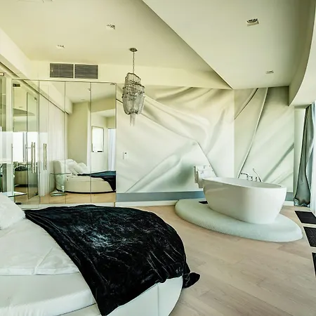 Sky Tower - In The Sky Apartment *