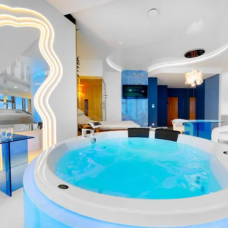 Sky Tower - In The Sky Apartman *