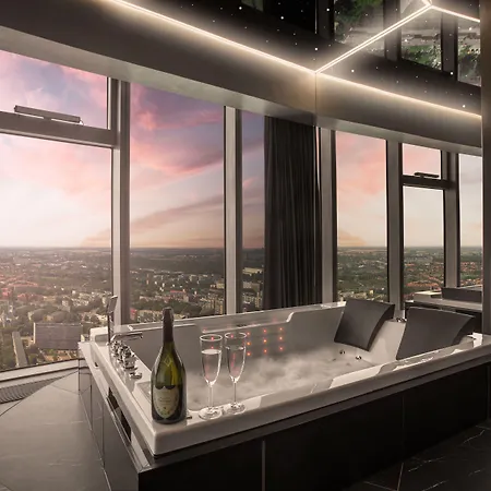 Sky Tower - In The Sky Апартаменти *